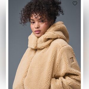 Alo Yoga Foxy Sherpa jacket